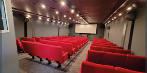 Salle de cinéma ambulante de 100 places